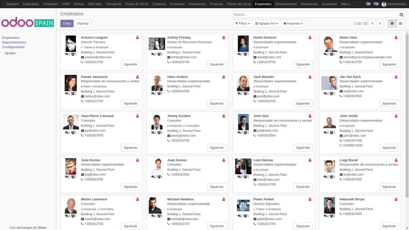 Una captura de pantalla de el módulo de recursos humanos de Odoo, con múltiples perfiles de usuario mostrados en un diseño de cuadrícula, cada uno con una foto, nombre y datos de contacto.